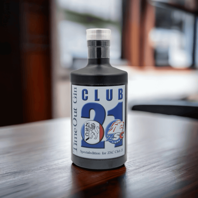 ZSC Club 21 Edition TimeOut Gin bottle on a wooden table, showcasing Swiss handcrafted premium gin quality.